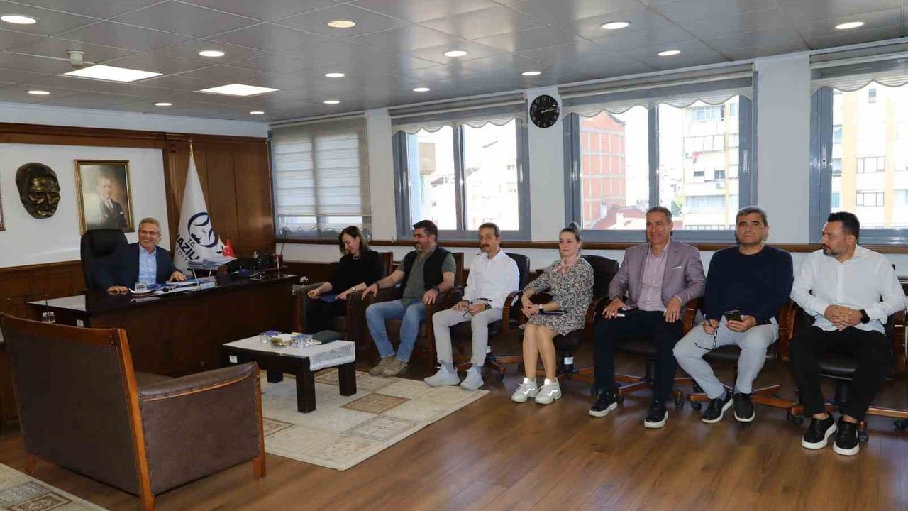 Nazilli Belediye Başkanı Tetik halk gününde vatandaşların taleplerini dinledi