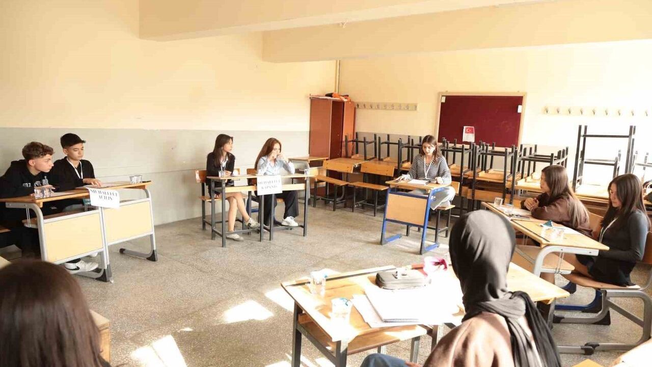 Nazilli'de 5. Liseler Arası Münazara Turnuvası tamamlandı