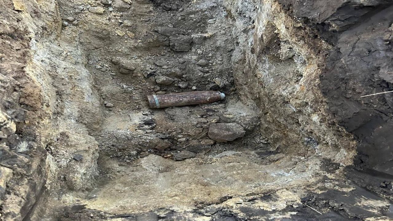 Nazilli'de tarlada bulunan 100 mm top mermisi kontrollü şekilde imha edildi