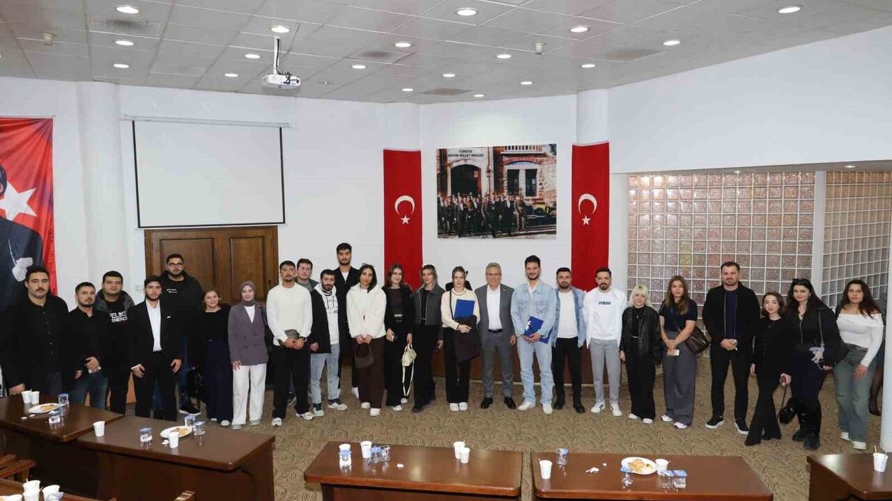 Nazilli Gençlik Meclisi ilk toplantısını gerçekleştirdi: 21 milyon TL’lik gençlik bütçesi açıklandı