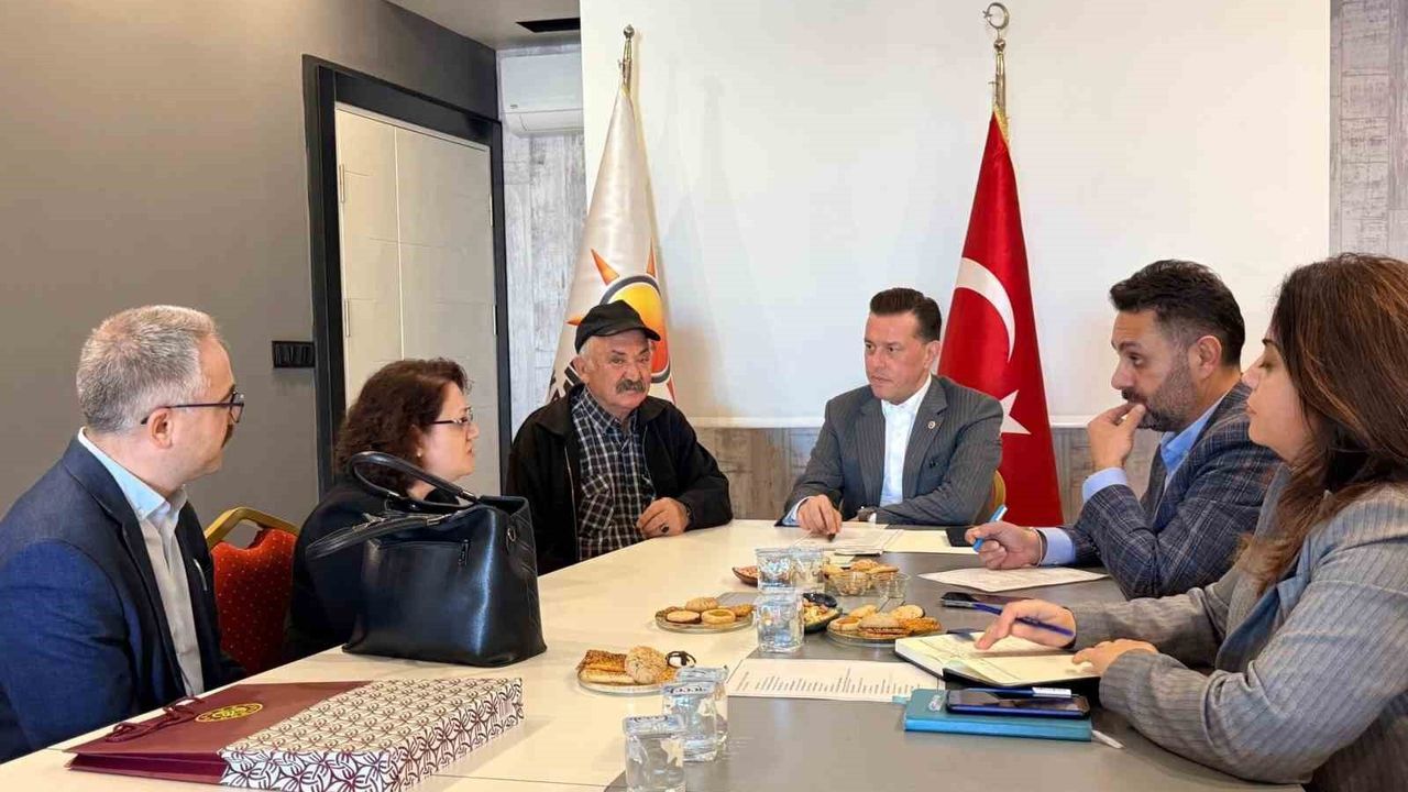 Nebi Hatipoğlu Eskişehir'de Vatandaşlarla Buluştu: Sorunları Dinleyip Çözüm Olanaklarını Değerlendirdi