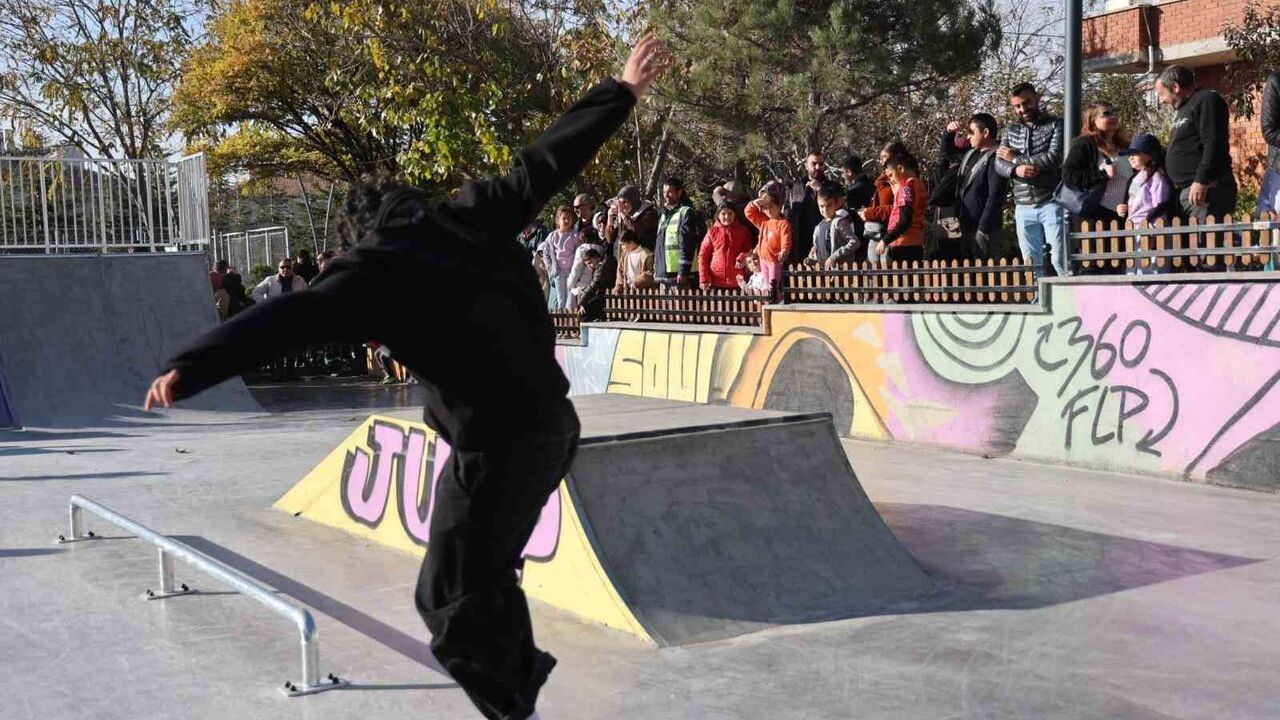 Nevşehir'de Ahmet Minguzzi Skate Kaykay Parkı hizmete açıldı