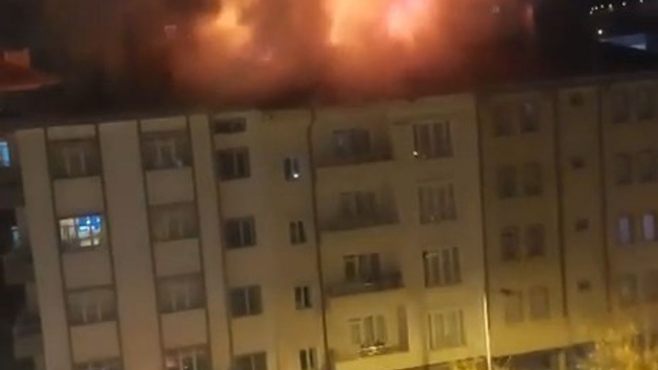 Nevşehir'de bacadan çıkan kıvılcımlar çatı yangınına yol açtı; iş yeri sahibi ile kiracı arasında tartışma çıktı
