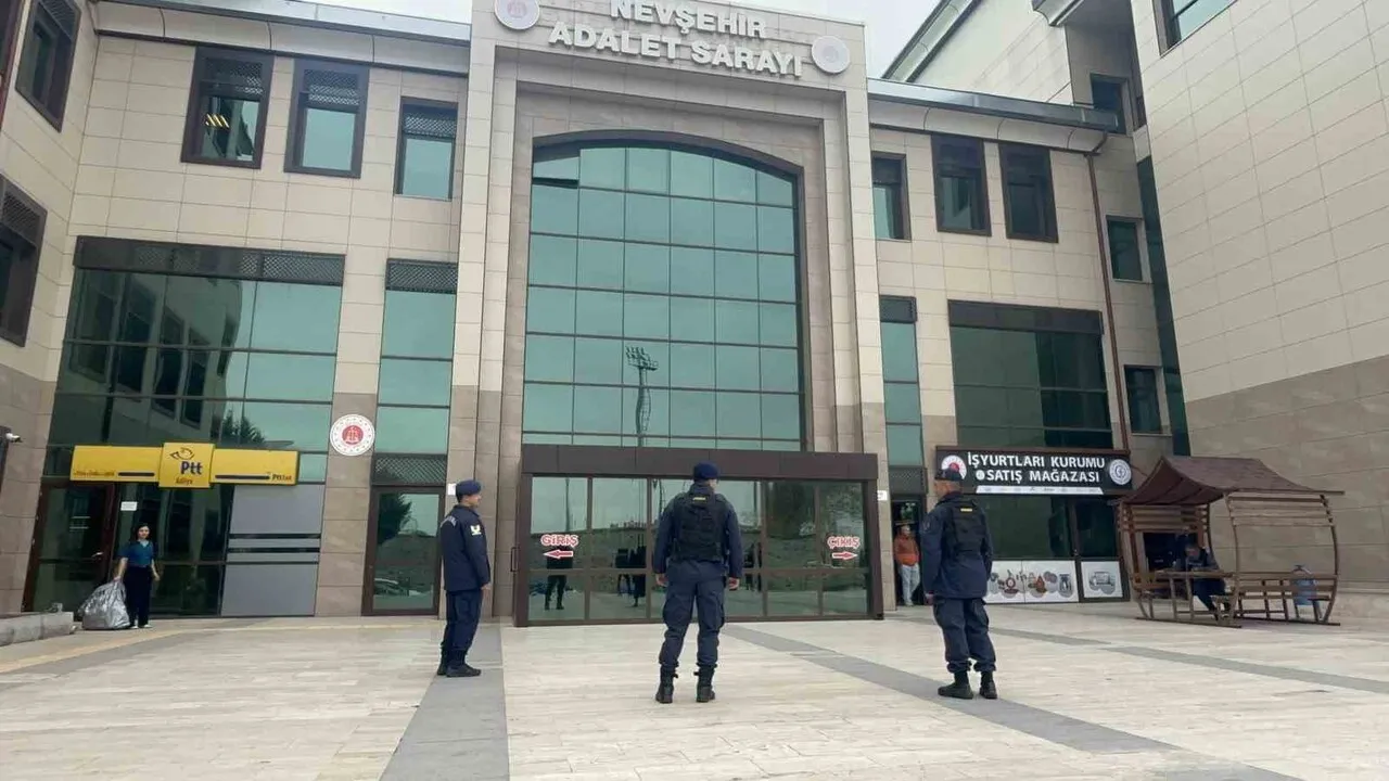 Nevşehir’de bıçaklanan koca, adliye çevresinde pompalı tüfekle yakalandı