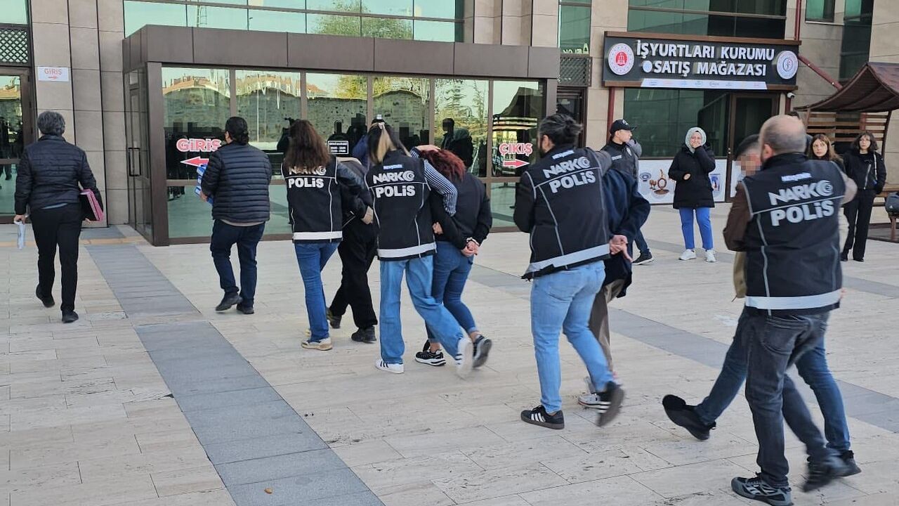 Nevşehir'de helikopter destekli uyuşturucu operasyonu: 25 kişi tutuklandı