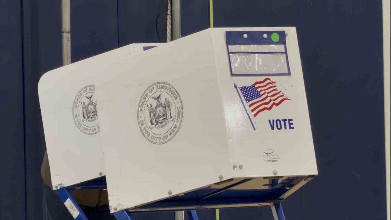 New York'ta belediye başkanlığı seçimi: Mamdani, Cuomo ve Sliwa yarışıyor