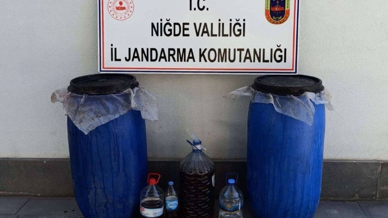 Niğde'de 322 litre el yapımı içki ele geçirildi