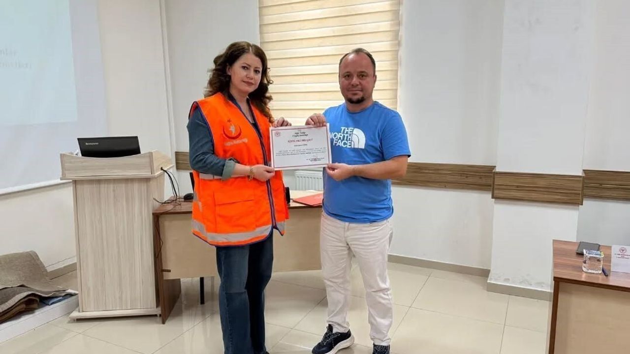 Niğde'de Hastane Afet ve Acil Durum Planı eğitimi: Yöneticiler ve personel bilgilendirildi