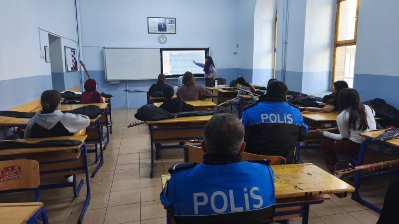 Niğde'de öğrencilere güvenlik, trafik ve akran zorbalığı eğitimi