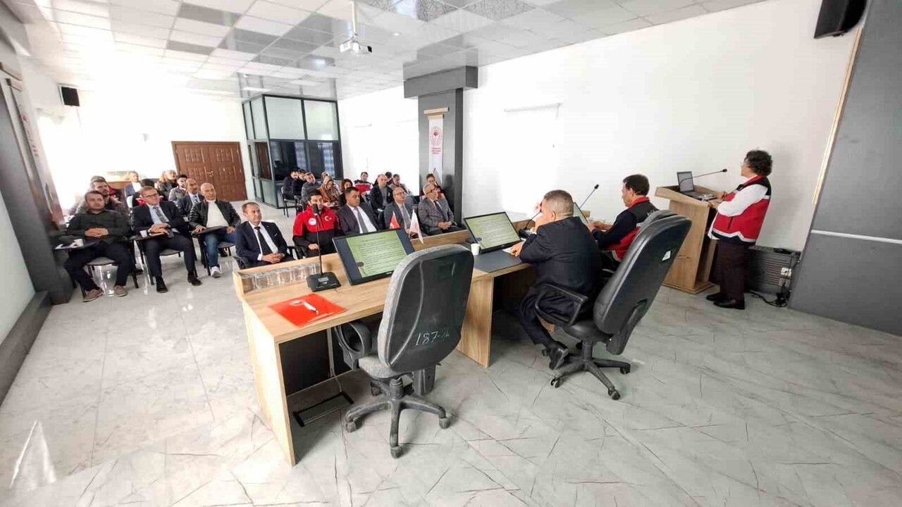 Niğde İl Kriz Merkezi 2025 İkinci Toplantısı: Tarımsal Kuraklığa Yönelik Güncel Stratejiler