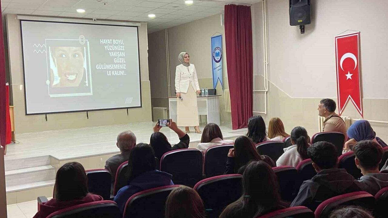 Niğde Ömer Halisdemir Üniversitesi'nden Liselilere Ağız ve Diş Sağlığı Taraması