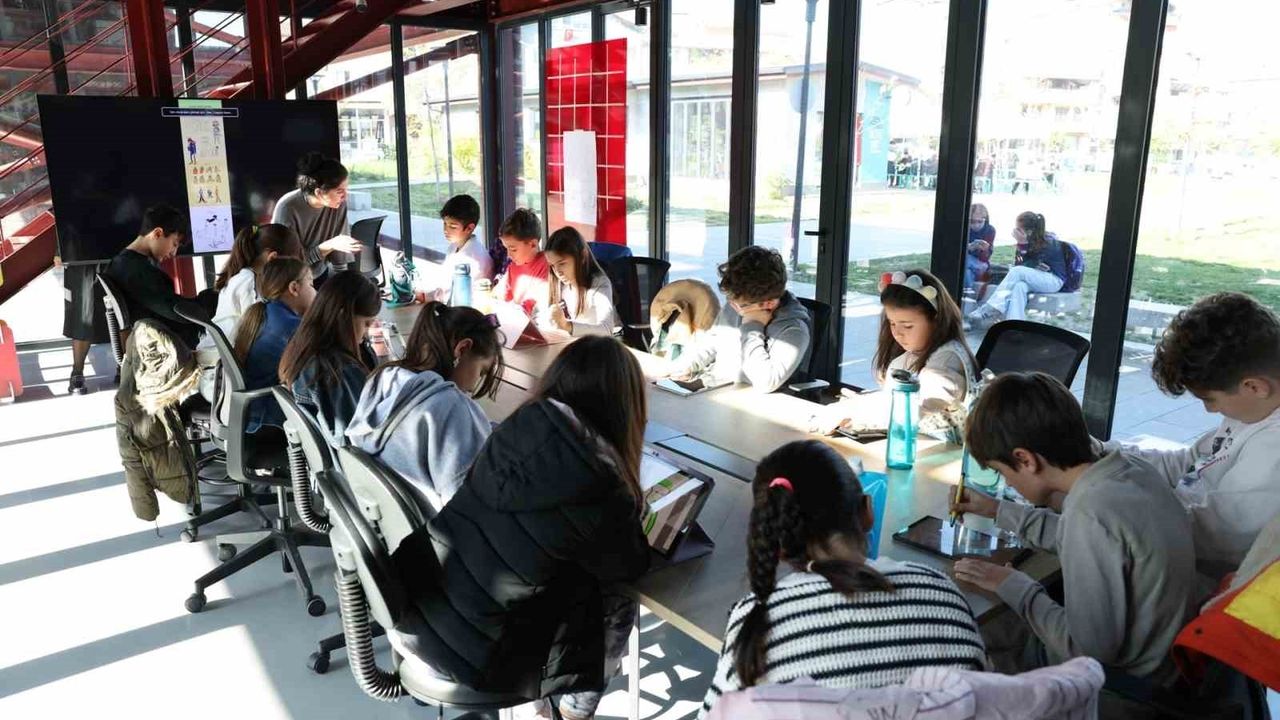 Nilüfer'de çocuklar animasyonun temellerini 'Karakterde Form ve Hareketi Çözümleme' atölyesinde öğrendi