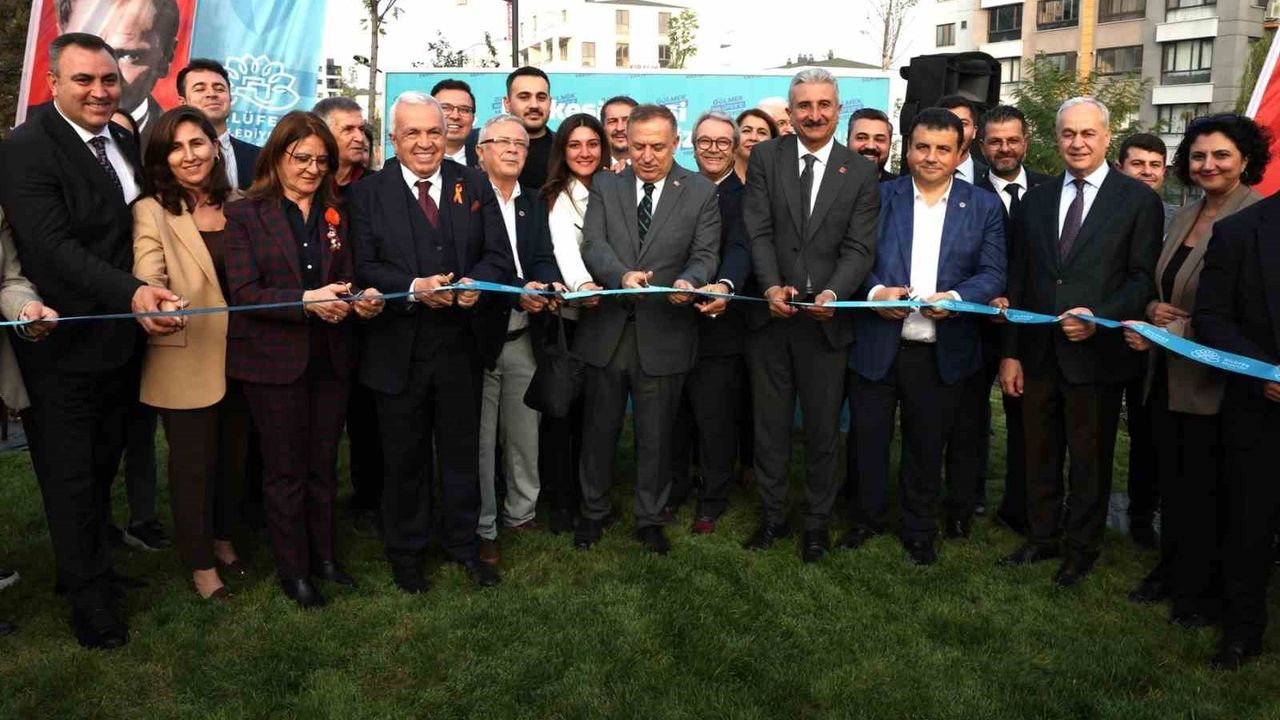 Nilüfer'de Zafer Parkı ve Koşu Yolu hizmete açıldı