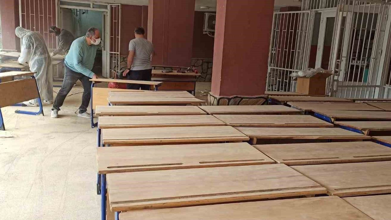 Ödemiş'te öğretmenler ara tatilde okullarını kendi imkanlarıyla onardı