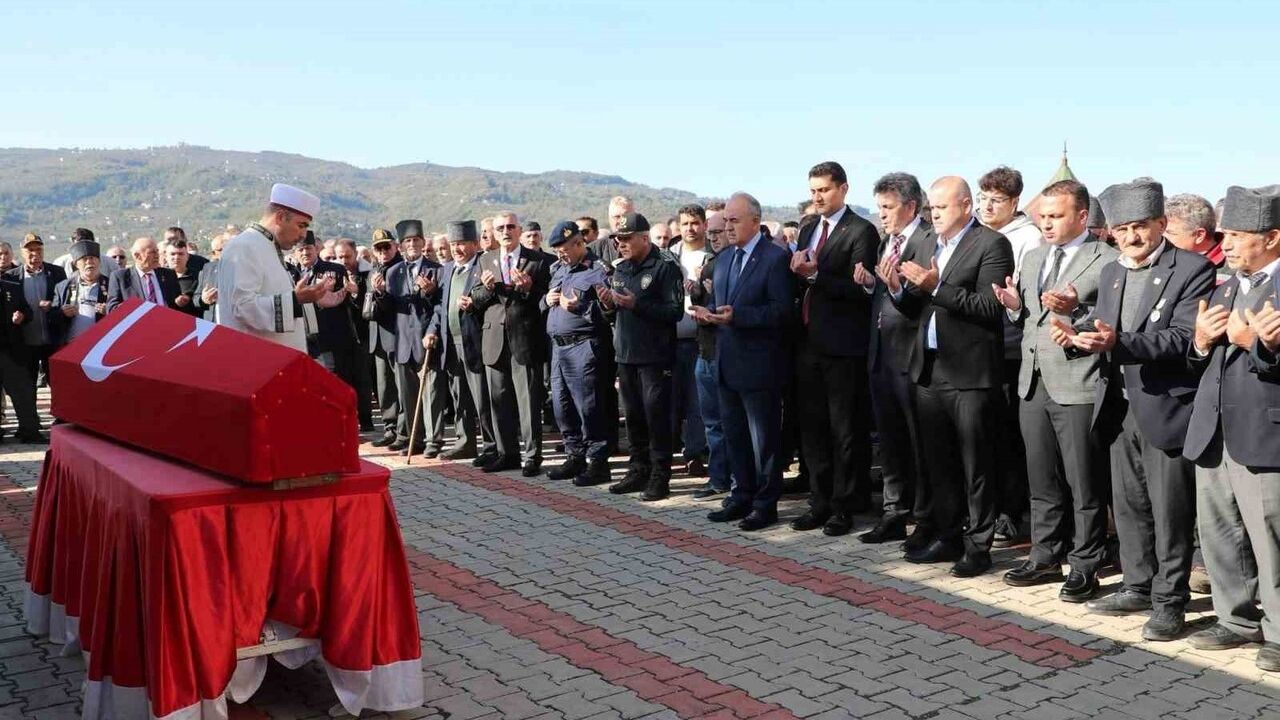 Ordu'da Kıbrıs Gazisi Mahmut Akbolat Son Yolculuğuna Uğurlandı