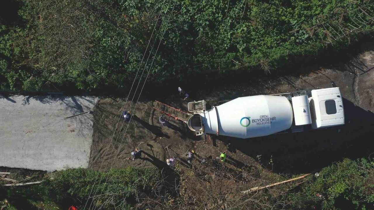 Ordu'da Ünye: Yavi (Hapan Mevkii)–İnkur bağlantısında 600 m beton yol tamamlandı