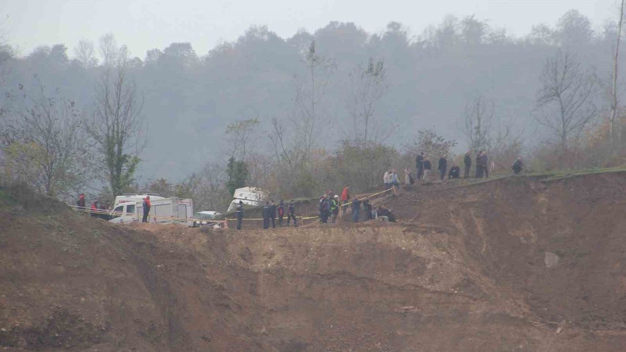 Ordu Fatsa'daki taş ocağı göçüğünde kayıp kamyon şoförü için arama çalışmaları yeniden başlatıldı