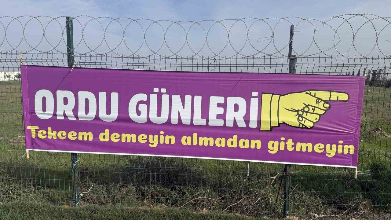Ordu Tanıtım Günleri'nde yöresel şiveyle yazılan pankartlar ilgi çekti