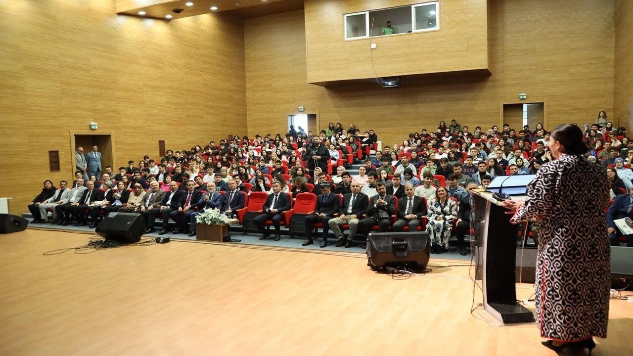 Ordu Üniversitesi'nde "Özbek Medeniyeti ve Milli Kıyafetleri" söyleşisi: Rektör Prof. Dr. Orhan Baş: "Biz çok devletiz ama tek milletiz"