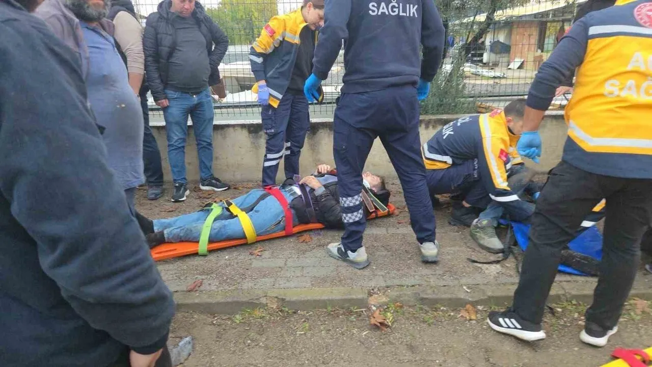 Orhangazi'de motosiklet ile otomobil çarpıştı: 2 yaralı