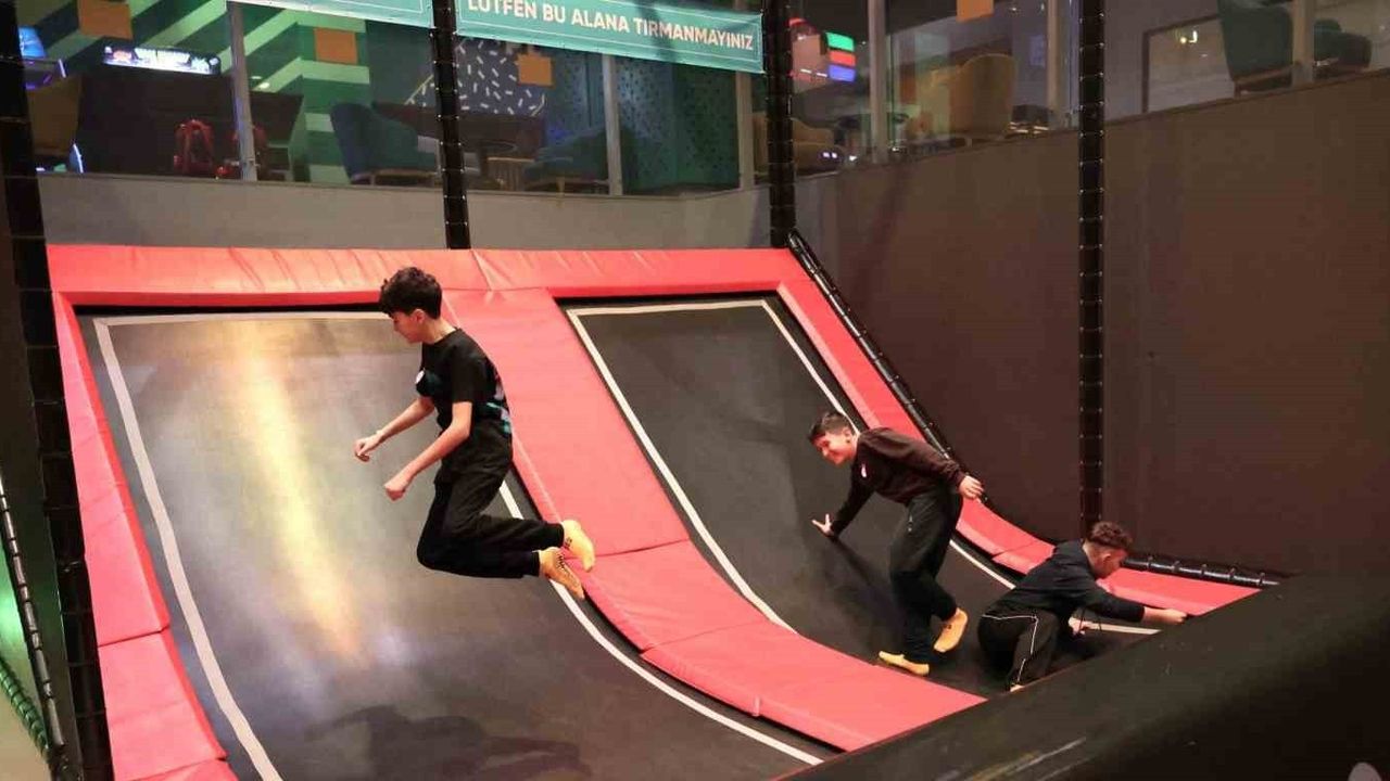 Osmangazi Belediyesi, Dijiders ile Başarılı Öğrencilerini Ödüllendirdi