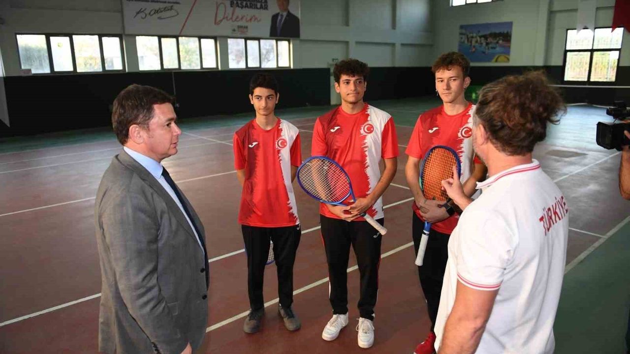 Osmangazi Belediyespor'un iki işitme engelli sporcusu Tokyo İşitme Engelliler Olimpiyatları'na katılmaya hak kazandı