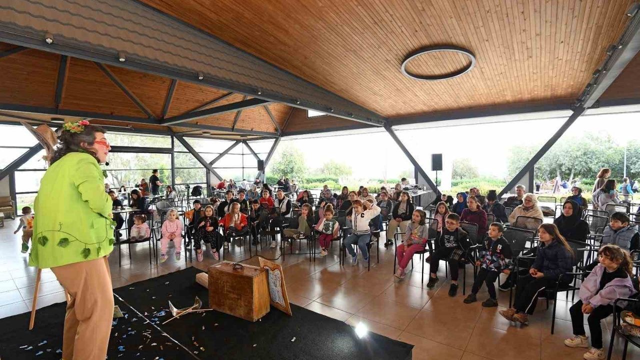 Osmangazi'de ara tatil 'Toprak Ana' tiyatrosu ile renklendi