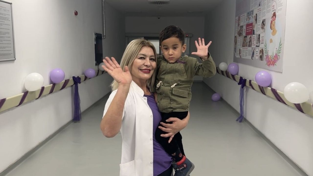 Osmaniye'de 28 haftalık prematüre Oğuzhan, hayatını kurtaran doktoru ziyaret etti