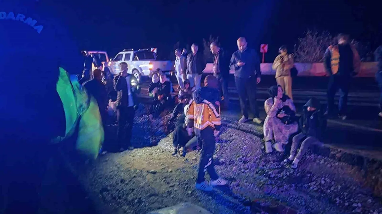 Osmaniye Düziçi'de yolcu otobüsü devrildi: Yaralılar hastanelere kaldırıldı