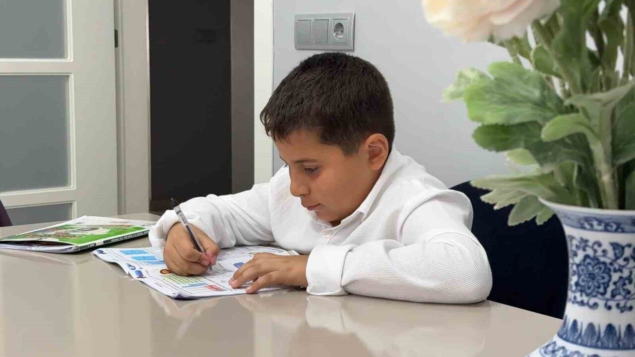 Osmaniyeli 10 yaşındaki Mehmet Hanifi Görcü, Fermat Matematik Olimpiyatı'nda altın madalya kazanıp Vietnam finalinde Türkiye'yi temsil edecek