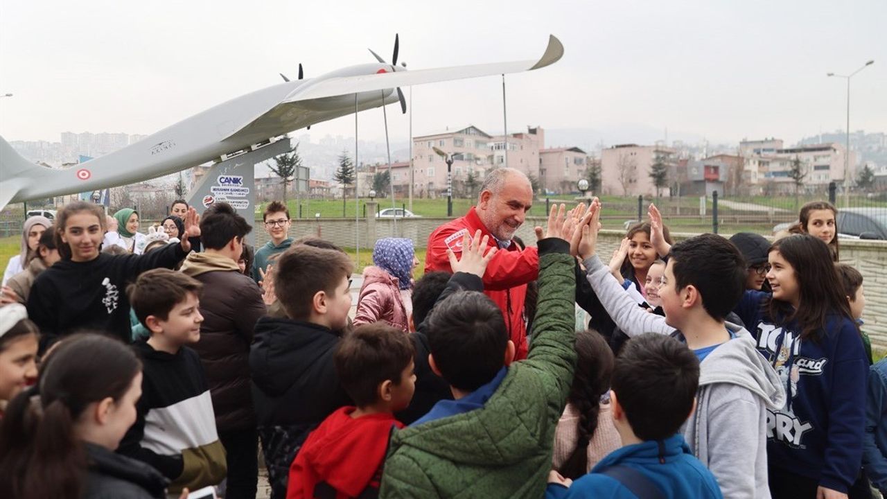 Özel öğrenciler Canik Özdemir Bayraktar Keşif Kampüsü'nde bilim ve teknolojiyle tanıştı