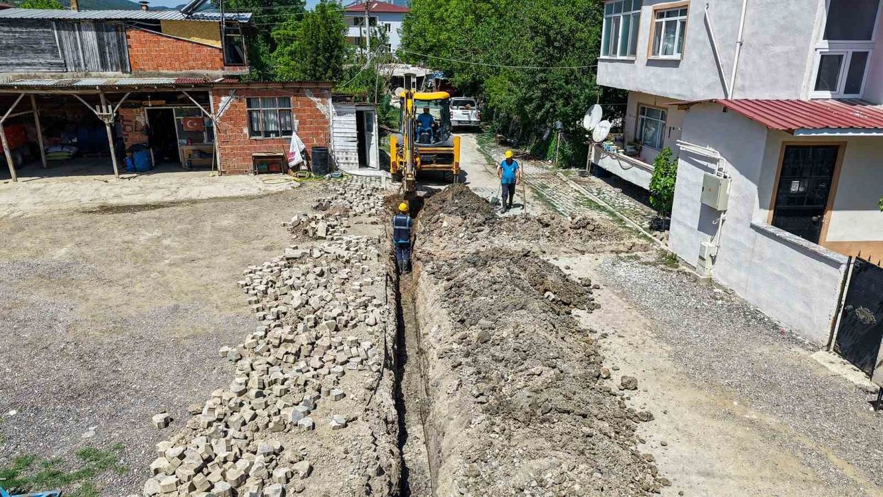 Pamukova Mekece'ye kayıpsız içme suyu: SASKİ 2 bin metrelik hattı yeniledi