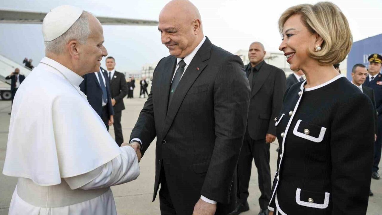 Papa 14. Leo Lübnan’da: İki devletli çözümü vurguladı