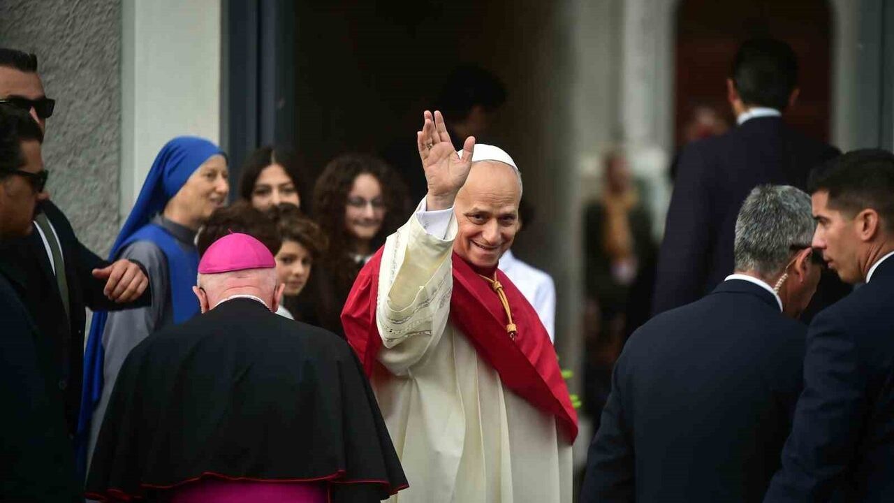 Papa 14. Leo Şişli Harbiye'deki Kutsal Ruh Katedrali'ni Ziyaret Etti