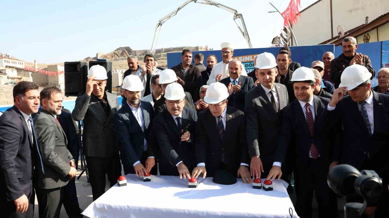 Pasinler’de 6 blok 168 dairelik kentsel dönüşümün temeli atıldı