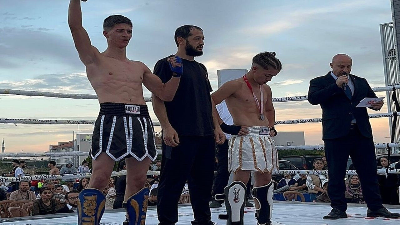 Pazaryeri Spor Kulübü Denizli Kick Boks Gala Gecesi'nde şampiyon ve Türkiye ikinciliği elde etti