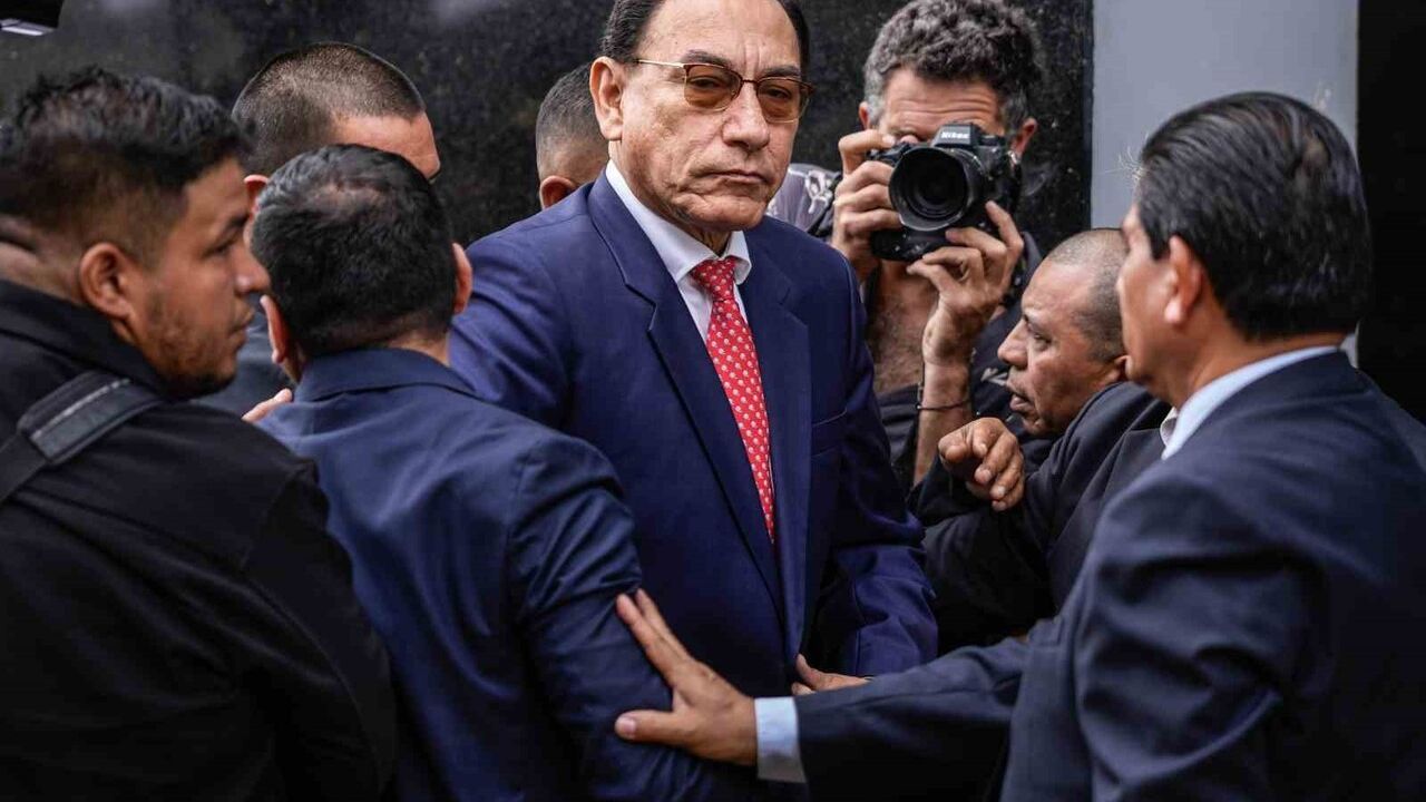 Peru'da eski Devlet Başkanı Martin Vizcarra'ya 14 yıl hapis cezası