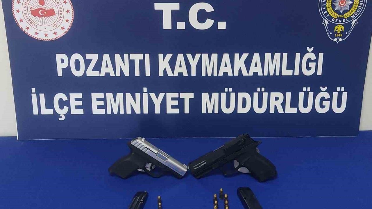 Pozantı'da denetimde 2 ruhsatsız tabanca ele geçirildi