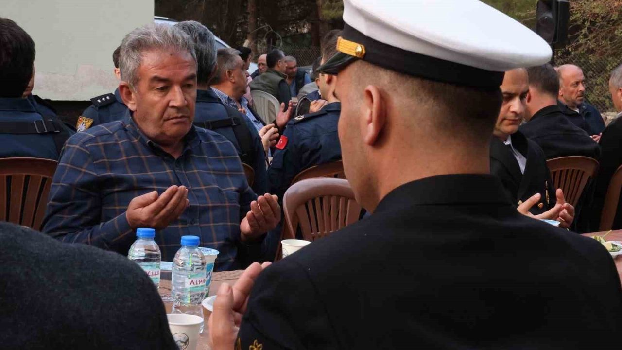 Pozantı'da Şehit Deniz Teğmen Mustafa Kemal Öz için mevlit okutuldu