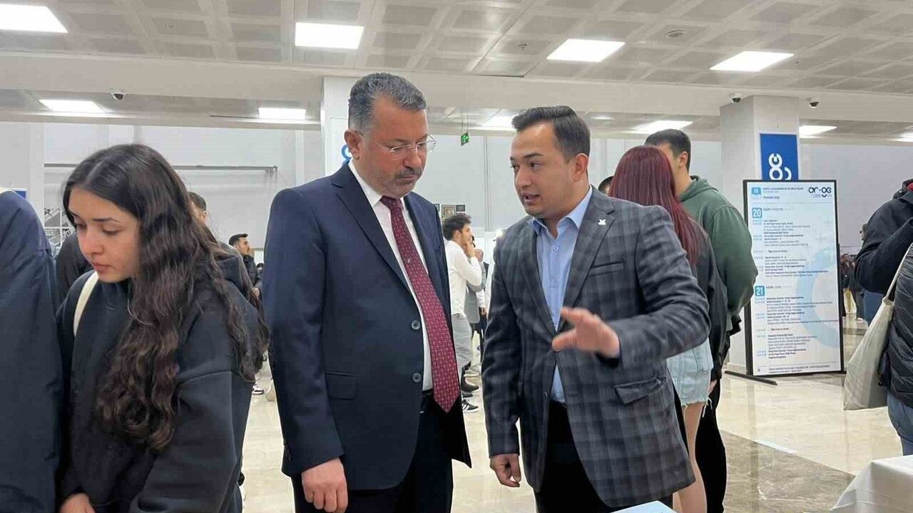 Prof. Dr. Fatih Kırışık, BARÜ 8. Uluslararası Ar-Ge Proje Pazarı Açılışına Katıldı