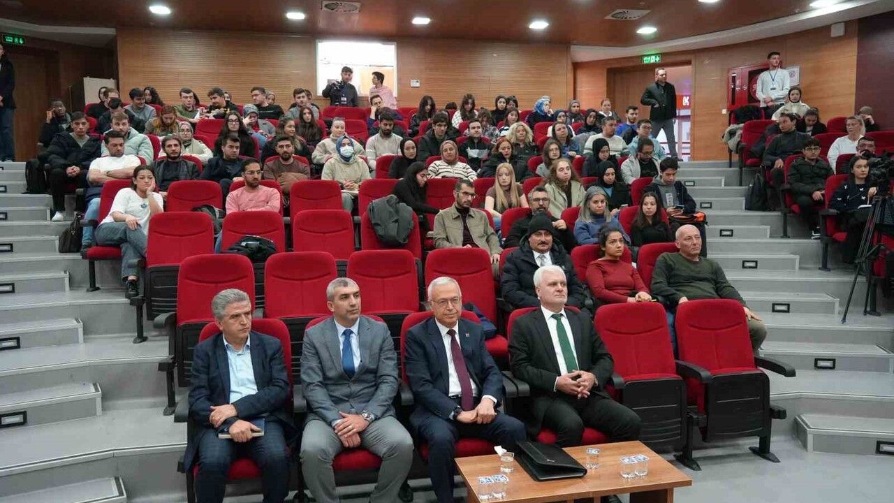 Prof. Dr. Mehmet Emin Aydın: 2030'a Kadar Su Kaynaklarında yüzde 10 Azalma Bekleniyor — Kastamonu Üniversitesi Konferansı