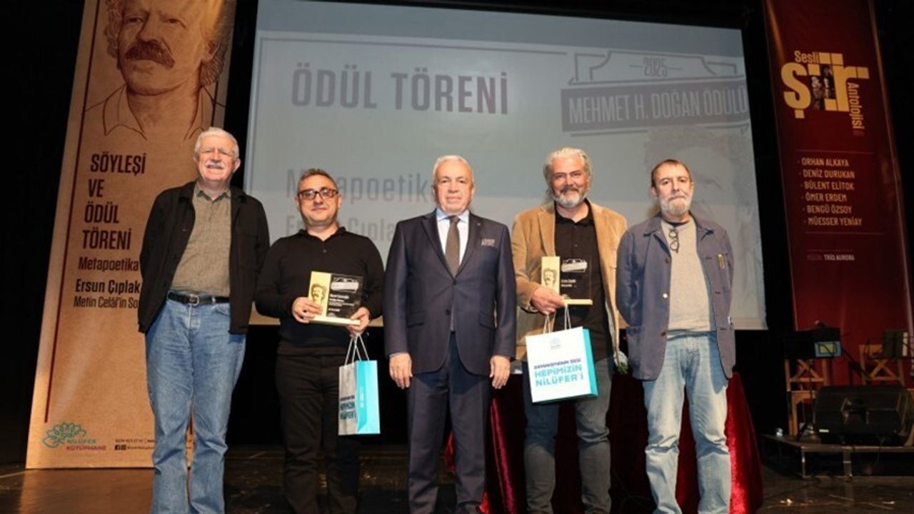 Prof. Dr. Murat Kacıroğlu’na Mehmet H. Doğan Şiir Eleştirisi Ödülleri'nde Jüri Özel Ödülü