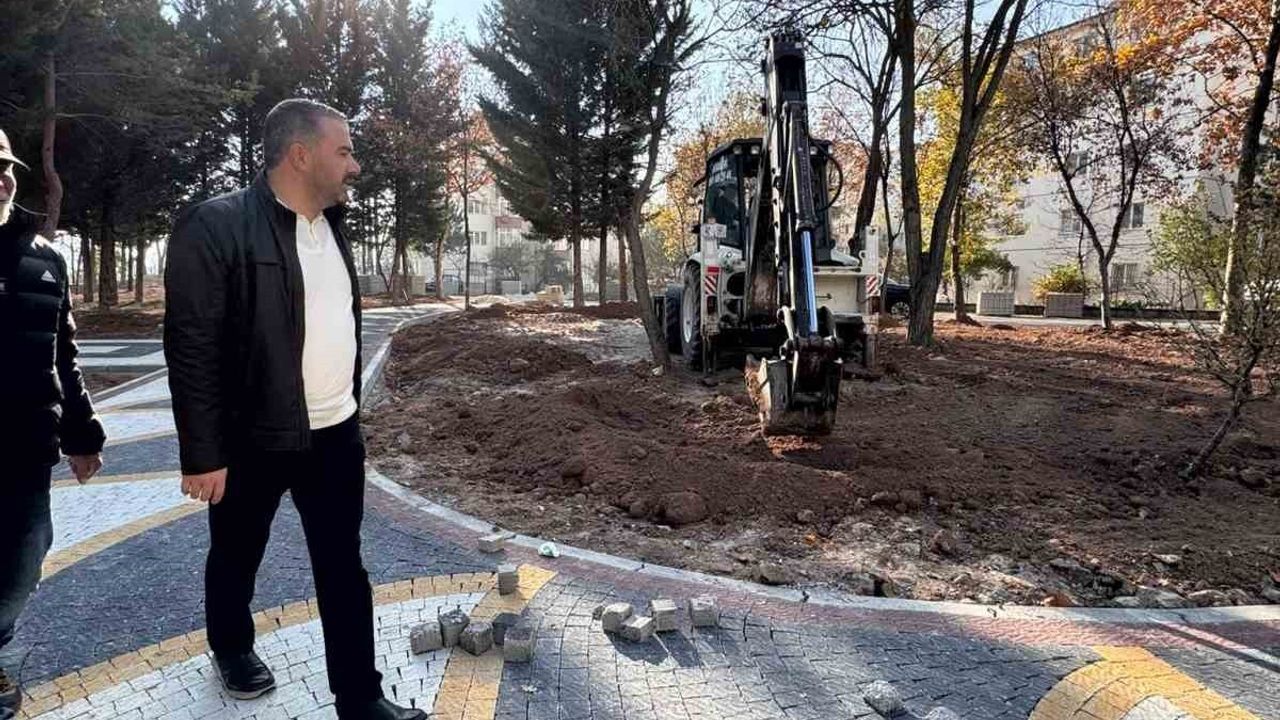 Pursaklar'da parklar yenileniyor: Turgut Özal Parkı modern yüzüne kavuşuyor