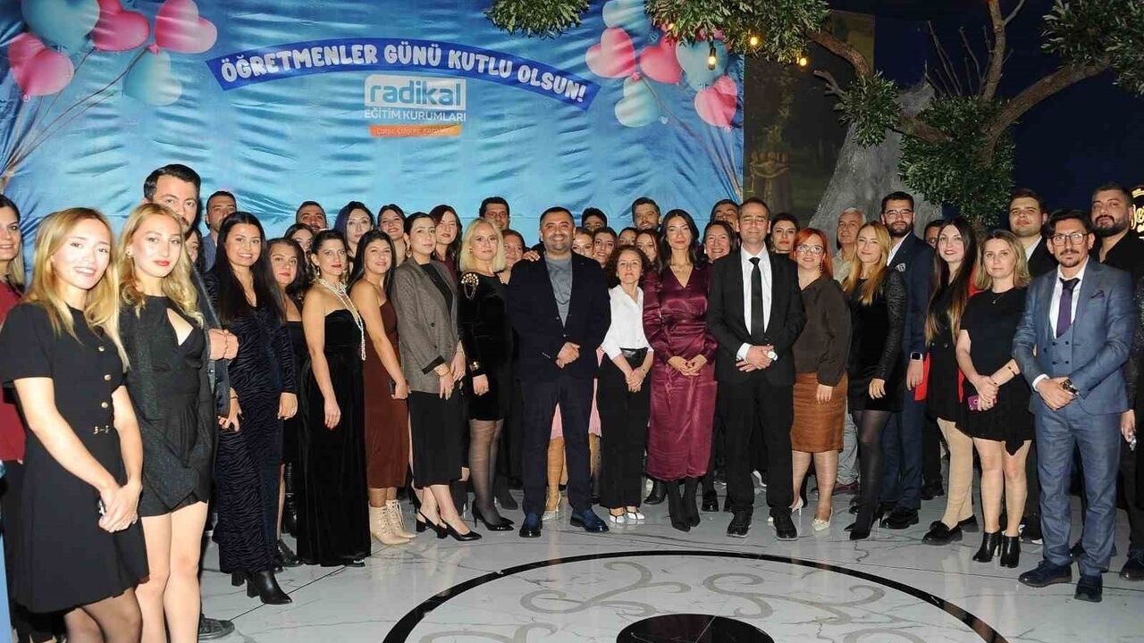 Radikal Eğitim Kurumları, 24 Kasım Öğretmenler Günü'nde çalışanlarıyla buluştu