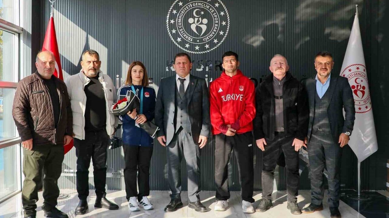 Riyad 2025 İslami Dayanışma Oyunları'nda Kayserili Muaythai Sporcuları Coşkuyla Karşılandı