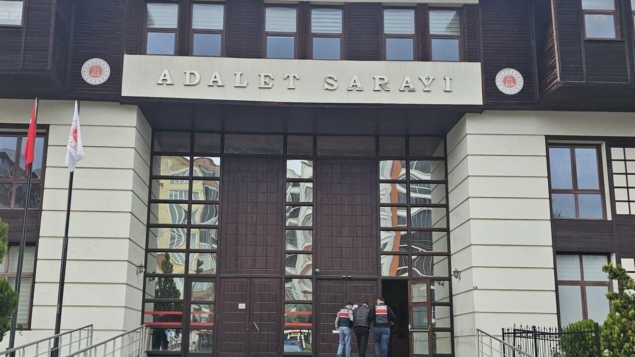 Rize'de 7 yıl 6 ay kesinleşmiş hapis cezası bulunan şüpheli Pazar'da yakalandı