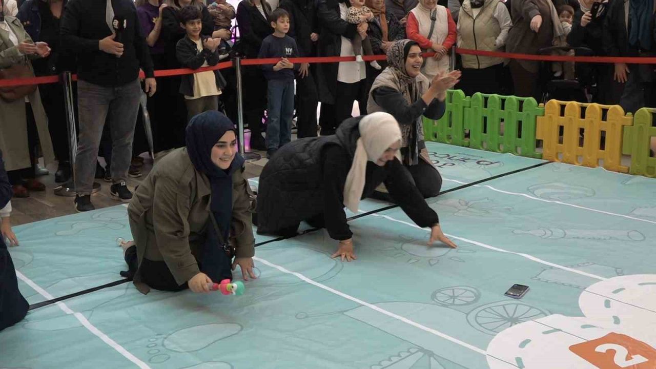 Rize’de Bebek Emekleme Yarışmasında Ailelerin Rekabeti Öne Çıktı