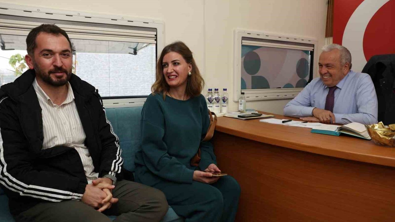 Şadi Özdemir 30 Ağustos Zafer Mahallesi'ni ziyaret etti: 'Sorunları yerinde görüyor, adil çözümler üretiyoruz'