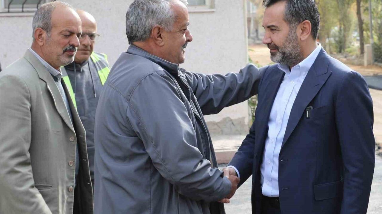 Şahin Şerifoğulları, Kültür Mahallesi'ndeki yol yenileme çalışmalarını yerinde inceledi