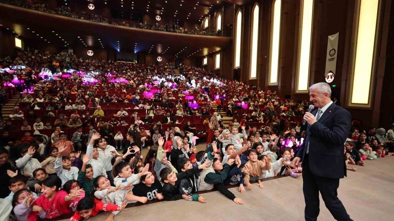 Şahinbey Çocuk Şenliği 11-14 Kasım'da öğrencilere eğlence sundu